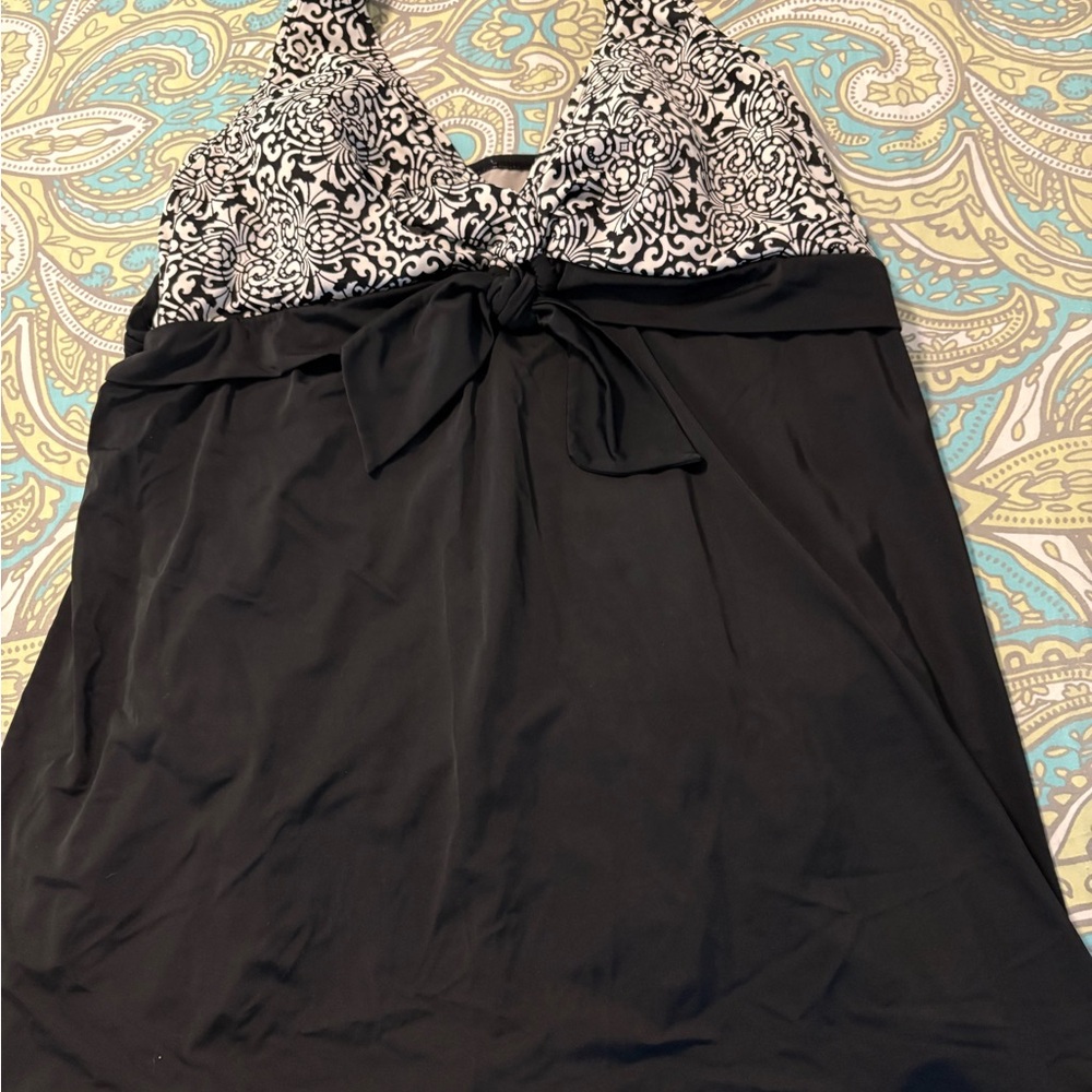 Catherines Elegant Black and Gray Garment